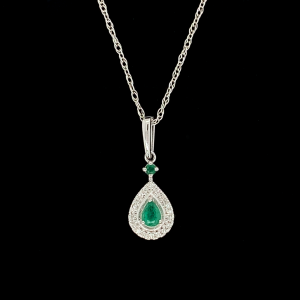 Diamond Emerald Pendant And Chain