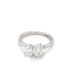 Toi et Moi diamond engagement ring